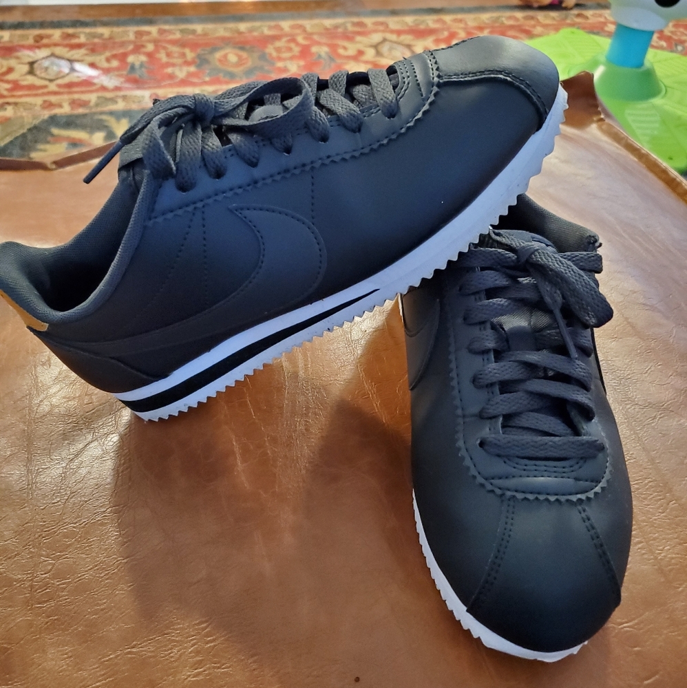 Black w/ Gold Nike Cortez